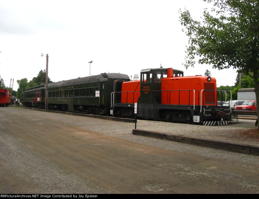 Various Valley RR rolling stock 